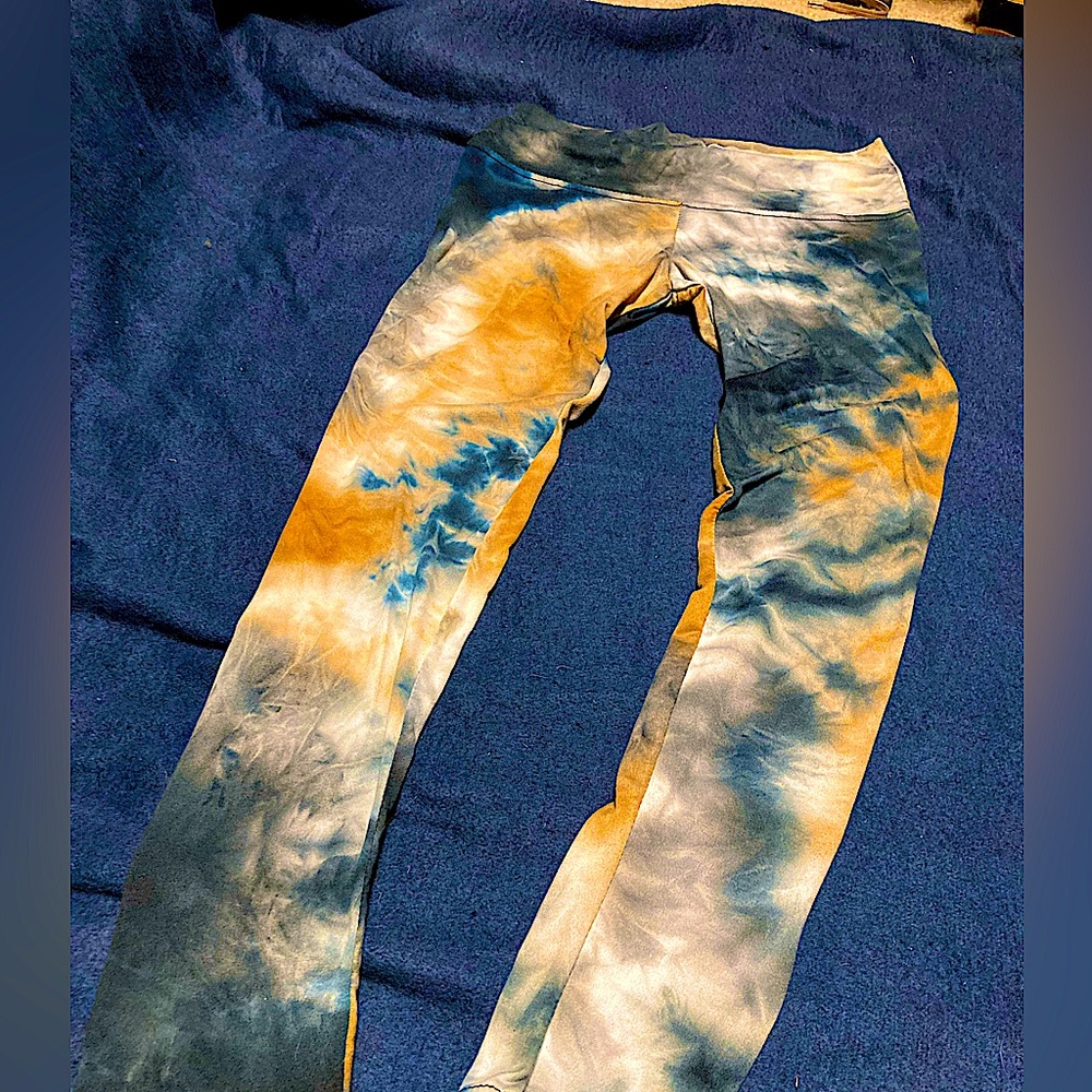 Tie -DIE leggings woman’s size small.
